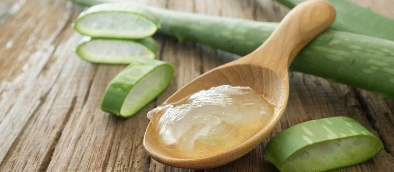 How to Use Aloe Vera at Home to Remove Tan: